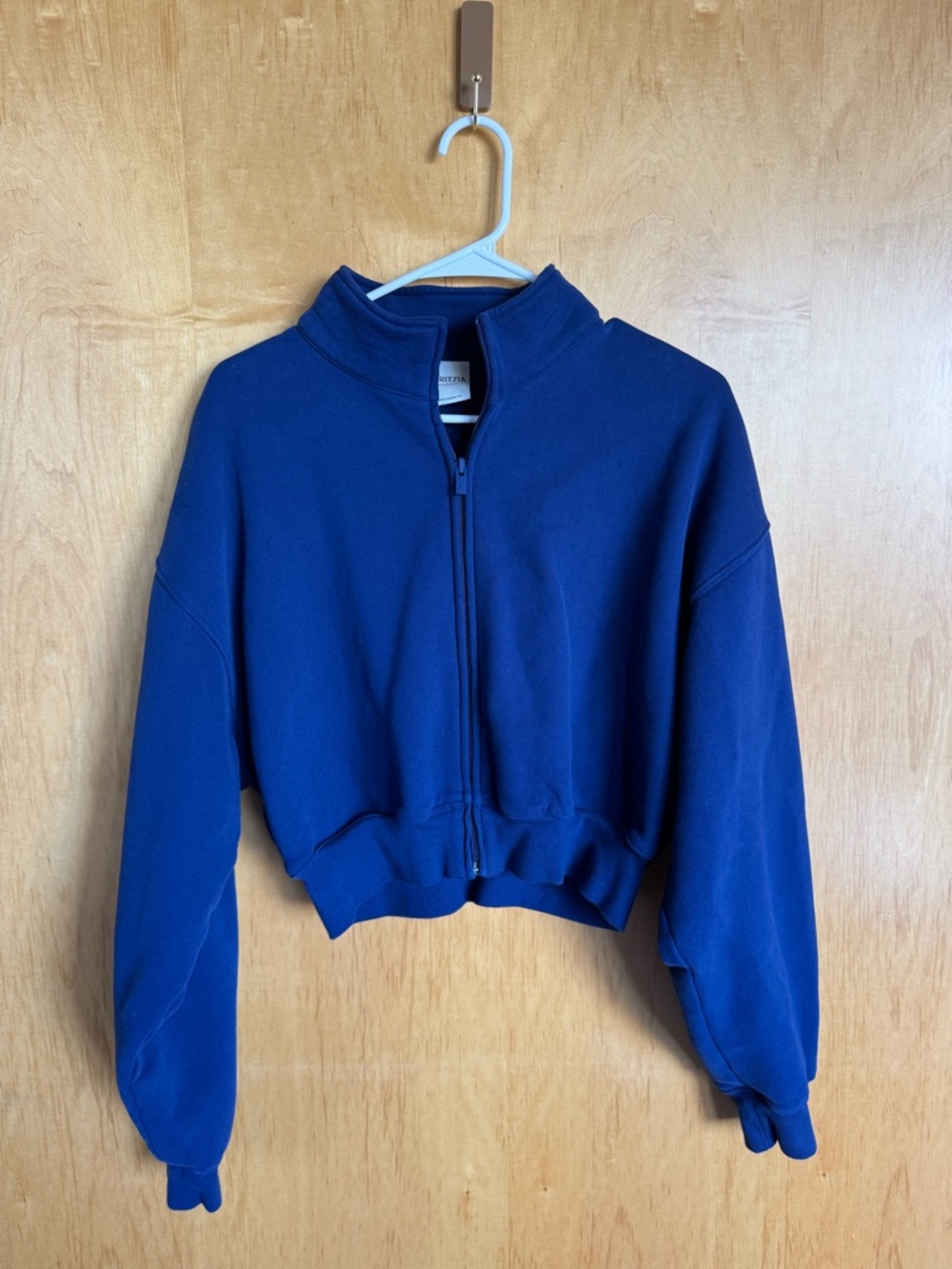 Aritzia Cropped Half-Zip Sweatshirt